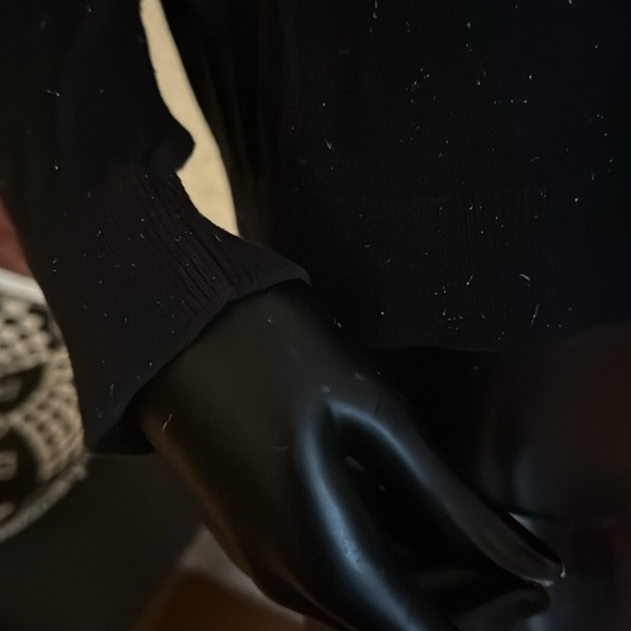 Black pullover sweater with French graffiti. - Picture 5 of 7